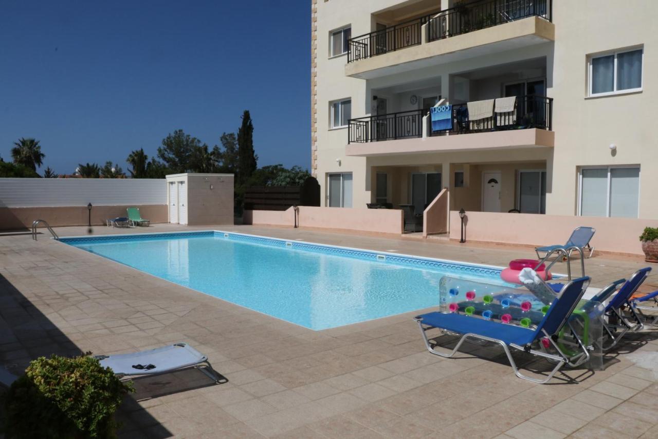 Sunset Apartment With Pool & 10 Mins To Venus Beach Paphos Kültér fotó